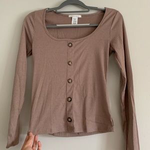 Tight fitting long sleeve shirt